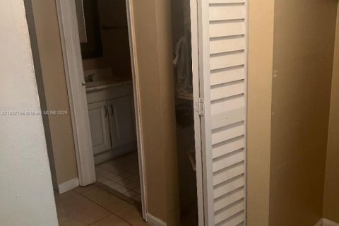 Снять в аренду кондоминиум в Уэст-Палм-Бич, Флорида 1 спальня, 72м2, № 1935593 - фото 11