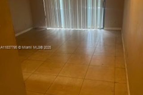 Снять в аренду кондоминиум в Уэст-Палм-Бич, Флорида 1 спальня, 72м2, № 1935593 - фото 9