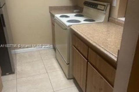 Снять в аренду кондоминиум в Уэст-Палм-Бич, Флорида 1 спальня, 72м2, № 1935593 - фото 12