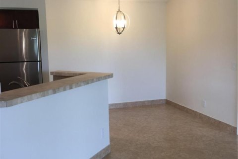 Condo in Sunrise, Florida, 2 bedrooms  № 2383209 - photo 2