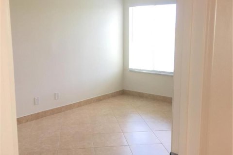Condo in Sunrise, Florida, 2 bedrooms  № 2383209 - photo 5