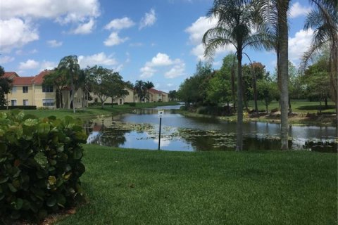 Condo in Sunrise, Florida, 2 bedrooms  № 2383209 - photo 13