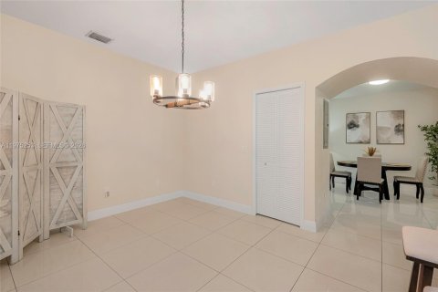Copropriété à vendre à Miramar, Floride: 3 chambres, 142.14 m2 № 2041959 - photo 12