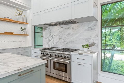 House in Pinecrest, Florida 6 bedrooms, 543.29 sq.m. № 1964413 - photo 27