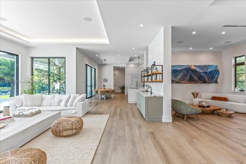 House in Pinecrest, Florida 6 bedrooms, 543.29 sq.m. № 1964413 - photo 23