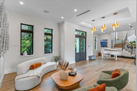 House in Pinecrest, Florida 6 bedrooms, 543.29 sq.m. № 1964413 - photo 12