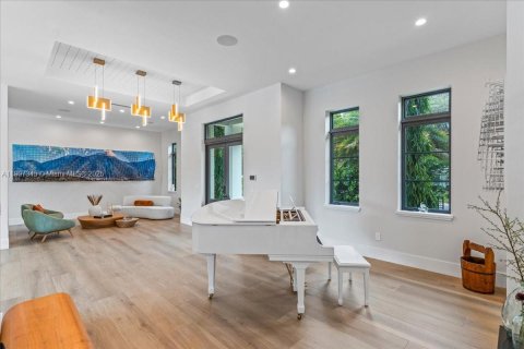 House in Pinecrest, Florida 6 bedrooms, 543.29 sq.m. № 1964413 - photo 16