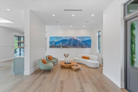 House in Pinecrest, Florida 6 bedrooms, 543.29 sq.m. № 1964413 - photo 13