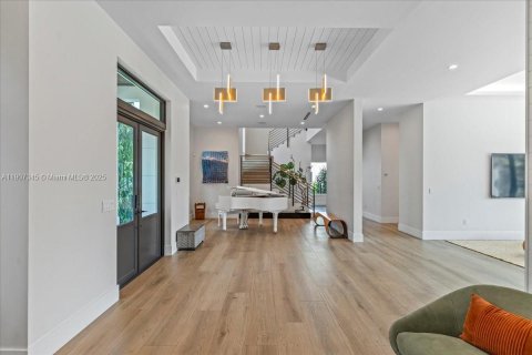 House in Pinecrest, Florida 6 bedrooms, 543.29 sq.m. № 1964413 - photo 15