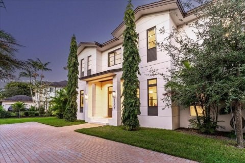 House in Pinecrest, Florida 6 bedrooms, 543.29 sq.m. № 1964413 - photo 8