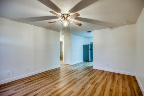 Apartment in Jensen Beach, Florida 3 bedrooms, 99.68 sq.m. № 2400017 - photo 4
