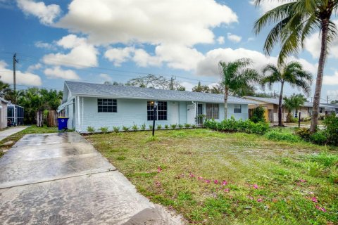 Apartment in Jensen Beach, Florida 3 bedrooms, 99.68 sq.m. № 2400017