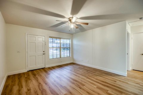 Apartment in Jensen Beach, Florida 3 bedrooms, 99.68 sq.m. № 2400017 - photo 5