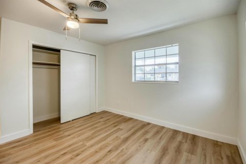 Apartment in Jensen Beach, Florida 3 bedrooms, 99.68 sq.m. № 2400017 - photo 7