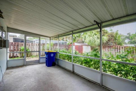 Apartment in Jensen Beach, Florida 3 bedrooms, 99.68 sq.m. № 2400017 - photo 13