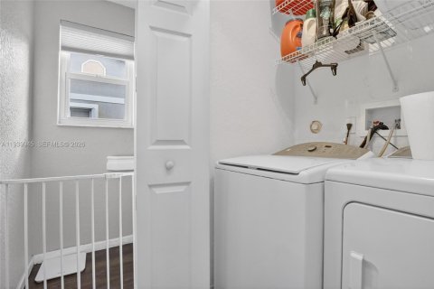 Touwnhouse à louer à Sunrise, Floride: 3 chambres, 129.69 m2 № 1996880 - photo 9