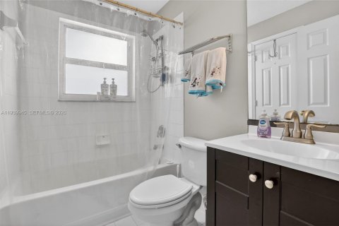 Touwnhouse à louer à Sunrise, Floride: 3 chambres, 129.69 m2 № 1996880 - photo 4