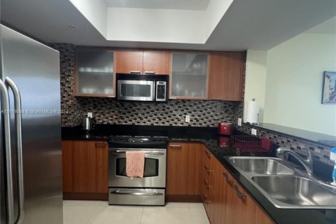 Condominio en alquiler en Sunny Isles Beach, Florida, 1 dormitorio, 92.9 m2 № 1958941 - foto 10