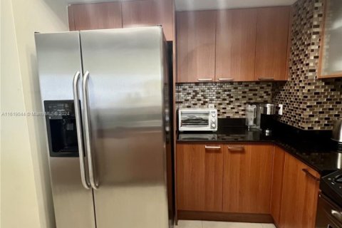 Condominio en alquiler en Sunny Isles Beach, Florida, 1 dormitorio, 92.9 m2 № 1958941 - foto 11