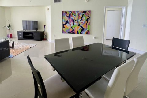 Condominio en alquiler en Sunny Isles Beach, Florida, 1 dormitorio, 92.9 m2 № 1958941 - foto 7