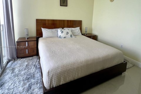 Condominio en alquiler en Sunny Isles Beach, Florida, 1 dormitorio, 92.9 m2 № 1958941 - foto 21