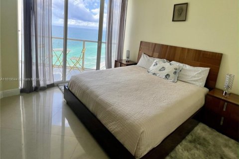 Condominio en alquiler en Sunny Isles Beach, Florida, 1 dormitorio, 92.9 m2 № 1958941 - foto 19