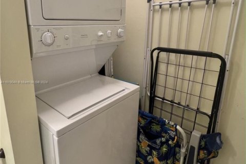 Condominio en alquiler en Sunny Isles Beach, Florida, 1 dormitorio, 92.9 m2 № 1958941 - foto 26