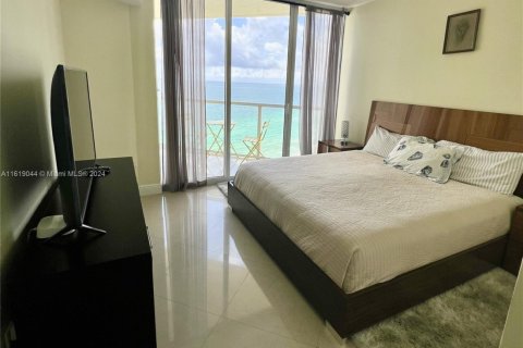 Condominio en alquiler en Sunny Isles Beach, Florida, 1 dormitorio, 92.9 m2 № 1958941 - foto 18