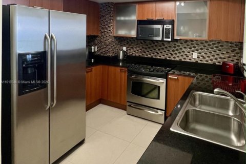 Condominio en alquiler en Sunny Isles Beach, Florida, 1 dormitorio, 92.9 m2 № 1958941 - foto 12