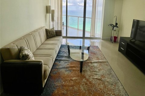Condominio en alquiler en Sunny Isles Beach, Florida, 1 dormitorio, 92.9 m2 № 1958941 - foto 4