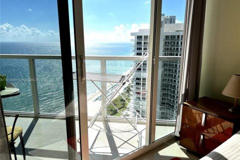 Condominio en alquiler en Sunny Isles Beach, Florida, 1 dormitorio, 92.9 m2 № 1958941 - foto 28