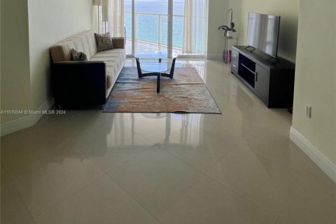 Condominio en alquiler en Sunny Isles Beach, Florida, 1 dormitorio, 92.9 m2 № 1958941 - foto 5