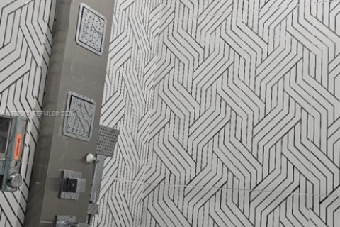 Casa en venta en Miami, Florida, 3 dormitorios, 294.31 m2 № 2079770 - foto 17