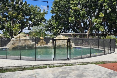 Casa en venta en Miami, Florida, 3 dormitorios, 294.31 m2 № 2079770 - foto 20