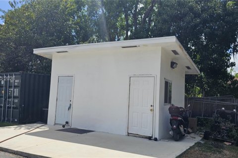 Casa en venta en Miami, Florida, 3 dormitorios, 294.31 m2 № 2079770 - foto 23