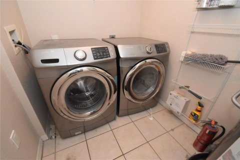 Condo in Sarasota, Florida, 2 bedrooms  № 2145045 - photo 10