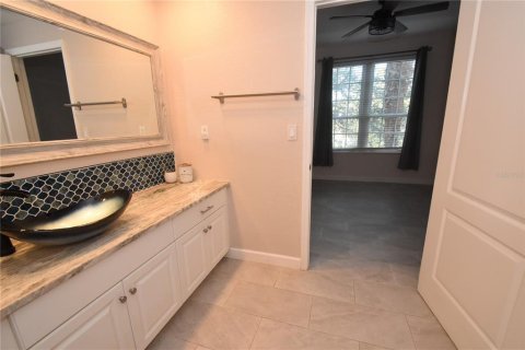 Condo in Sarasota, Florida, 2 bedrooms  № 2145045 - photo 9