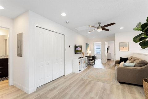 Townhouse in Kissimmee, Florida 5 bedrooms, 210.42 sq.m. № 2207691 - photo 13