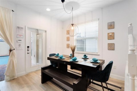 Townhouse in Kissimmee, Florida 5 bedrooms, 210.42 sq.m. № 2207691 - photo 8