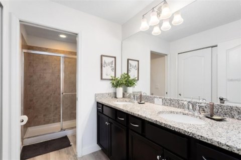 Townhouse in Kissimmee, Florida 5 bedrooms, 210.42 sq.m. № 2207691 - photo 16