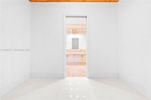 Купить виллу или дом в Форт-Лодердейл, Флорида 4 спальни, 310.48м2, № 2021881 - фото 20