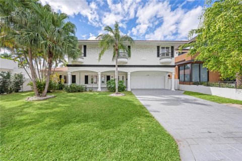 Купить виллу или дом в Форт-Лодердейл, Флорида 4 спальни, 310.48м2, № 2021881 - фото 6