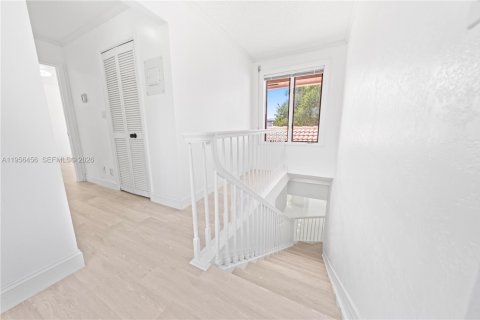 Купить виллу или дом в Форт-Лодердейл, Флорида 4 спальни, 310.48м2, № 2021881 - фото 25