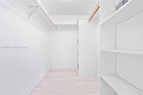 Купить виллу или дом в Форт-Лодердейл, Флорида 4 спальни, 310.48м2, № 2021881 - фото 29