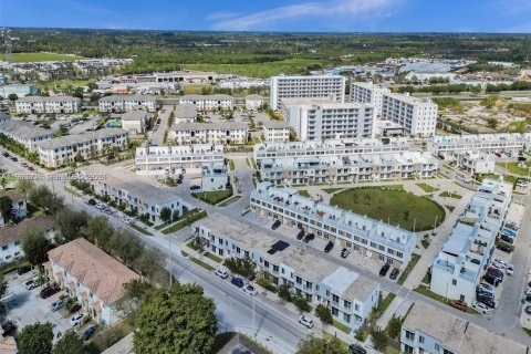 Touwnhouse à louer à Homestead, Floride: 3 chambres, 133.22 m2 № 2025169 - photo 14