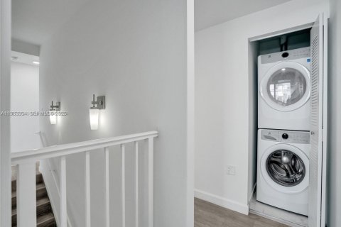 Touwnhouse à louer à Homestead, Floride: 3 chambres, 133.22 m2 № 2025169 - photo 6