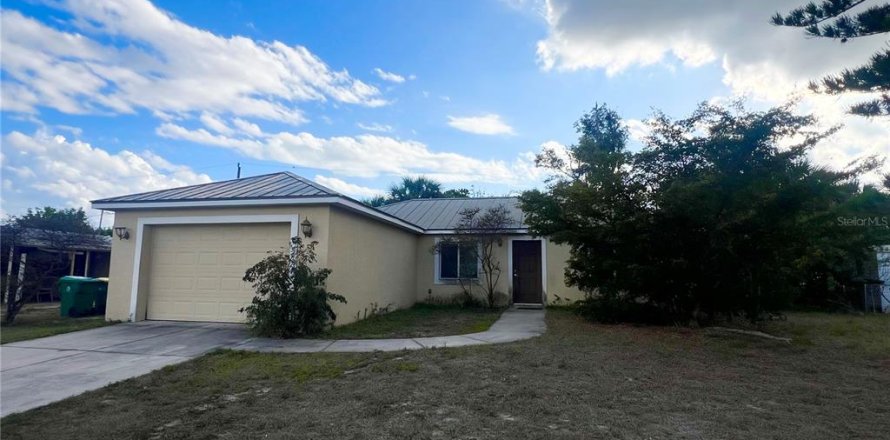 Villa ou maison à Port Charlotte, Floride 3 chambres, 111.11 m2 № 2096564