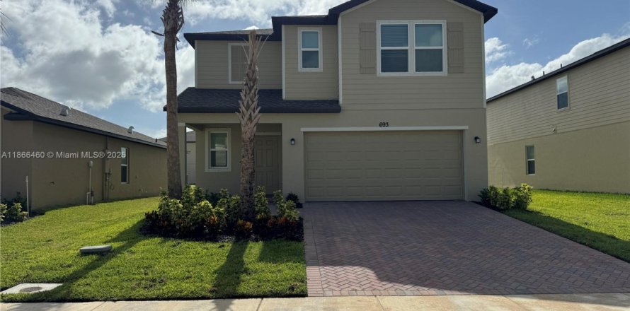 Дом в Сент-Луси, Флорида 6 спален, 240.25м2 № 1958676