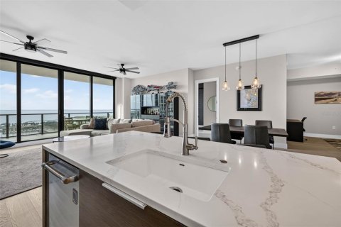 Condominio en venta en Saint Petersburg, Florida, 2 dormitorios, 172.24 m2 № 2329366 - foto 15