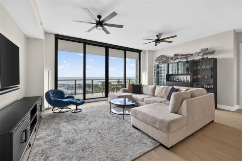 Condominio en venta en Saint Petersburg, Florida, 2 dormitorios, 172.24 m2 № 2329366 - foto 4